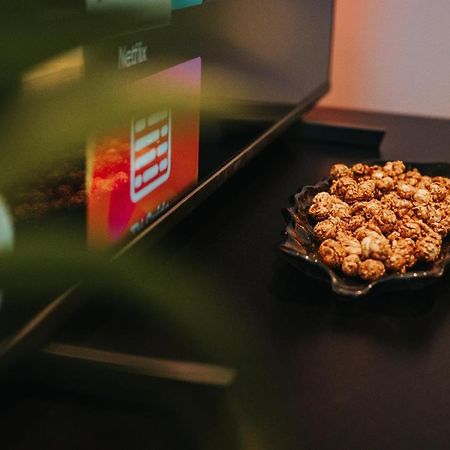 Circa17- Entire Apt, Free Parking, Gym, City Central & Free Netflix Bracknell Exteriör bild