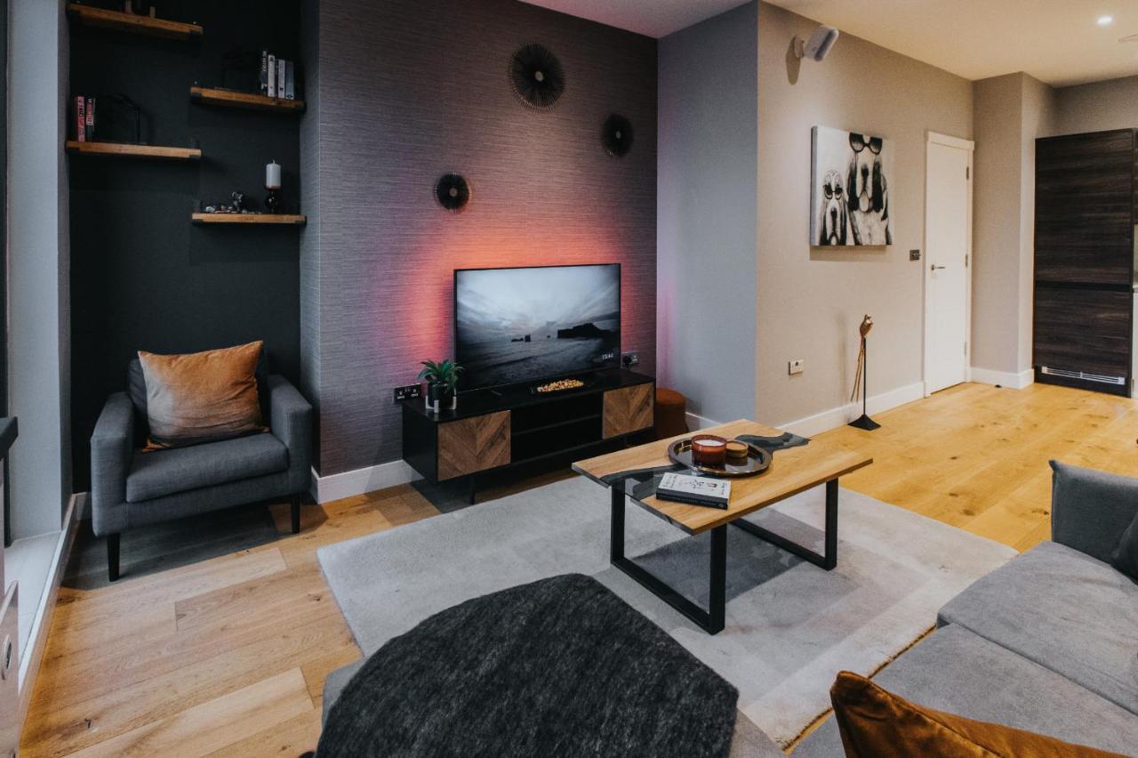 Circa17- Entire Apt, Free Parking, Gym, City Central & Free Netflix Bracknell Exteriör bild