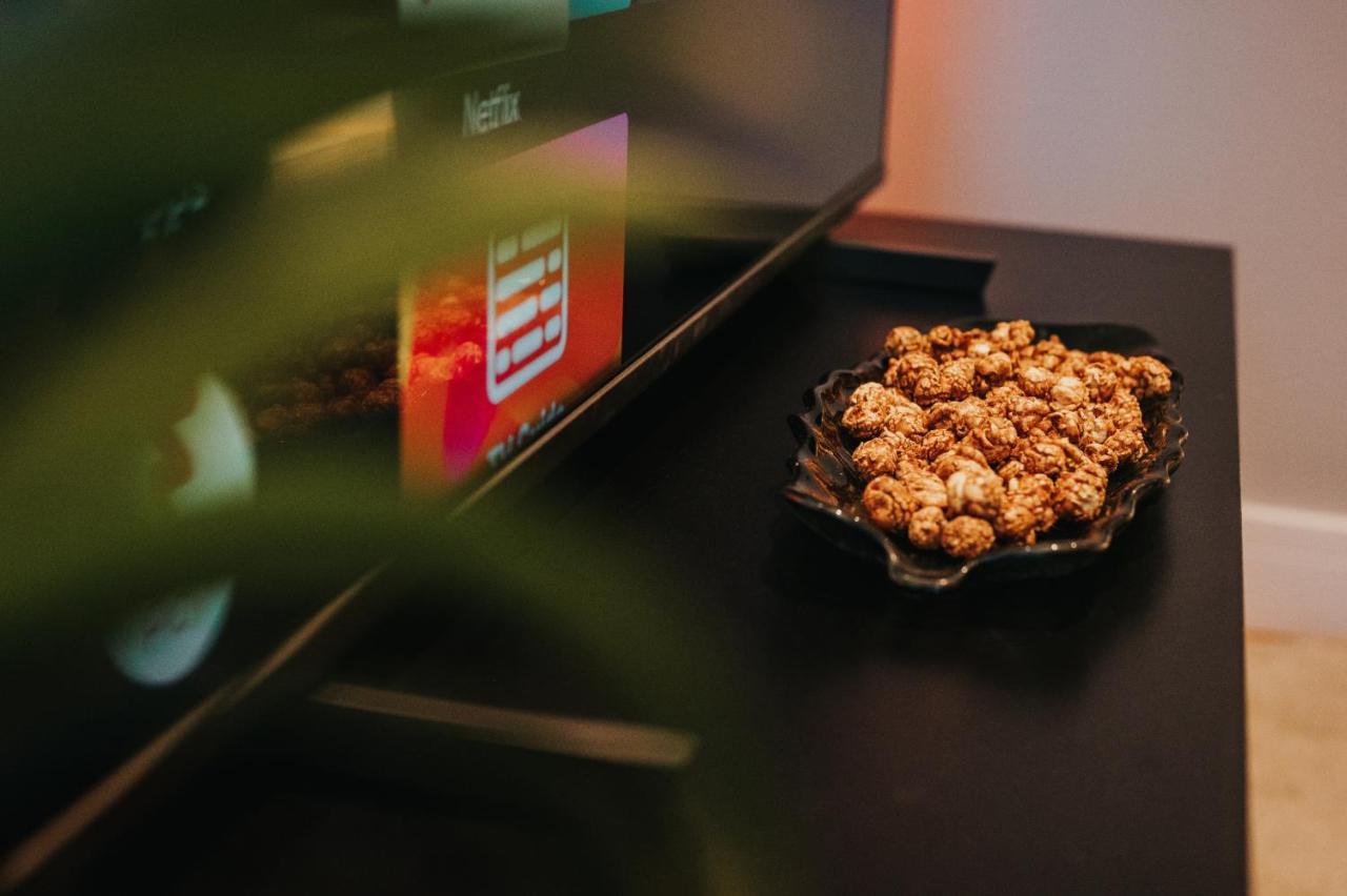 Circa17- Entire Apt, Free Parking, Gym, City Central & Free Netflix Bracknell Exteriör bild