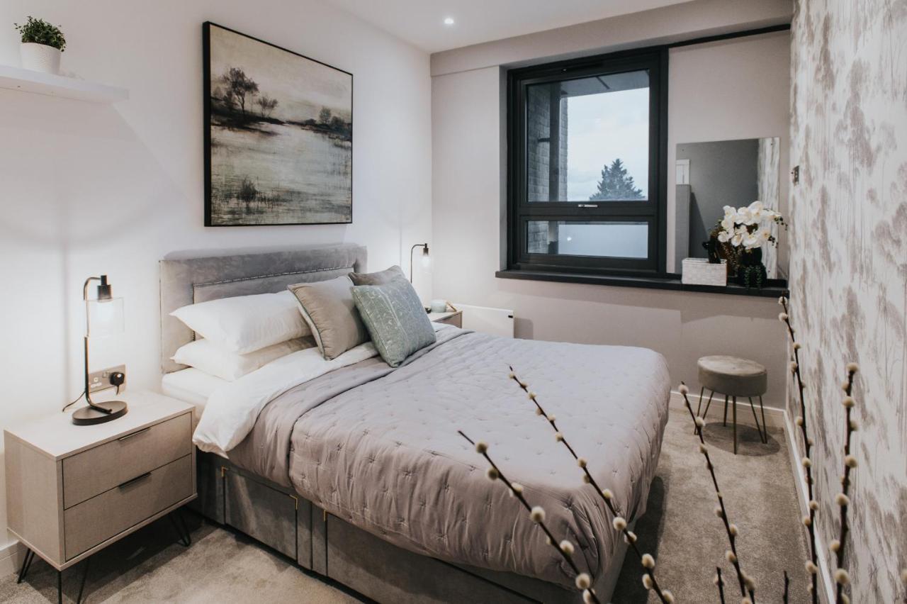 Circa17- Entire Apt, Free Parking, Gym, City Central & Free Netflix Bracknell Exteriör bild