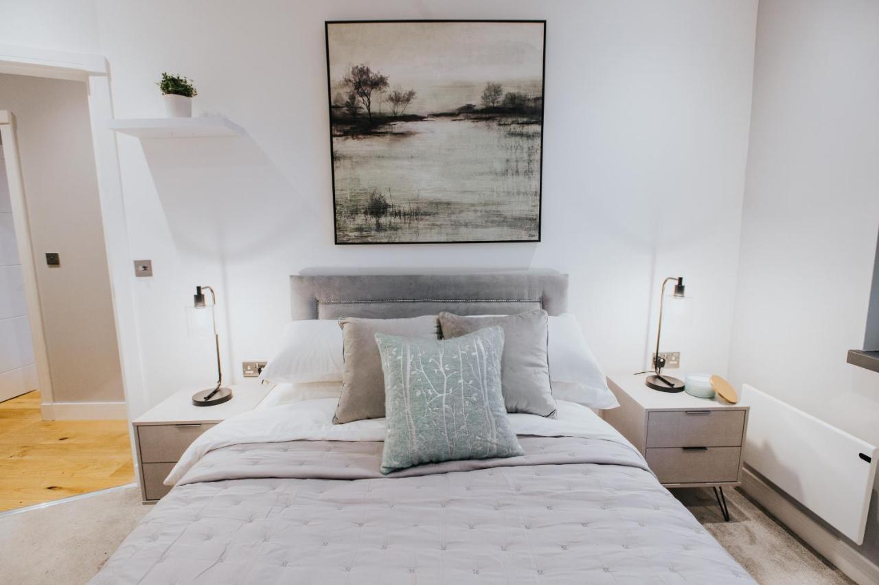 Circa17- Entire Apt, Free Parking, Gym, City Central & Free Netflix Bracknell Exteriör bild